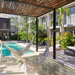 casa-azul-1.tulum-hotels.net/